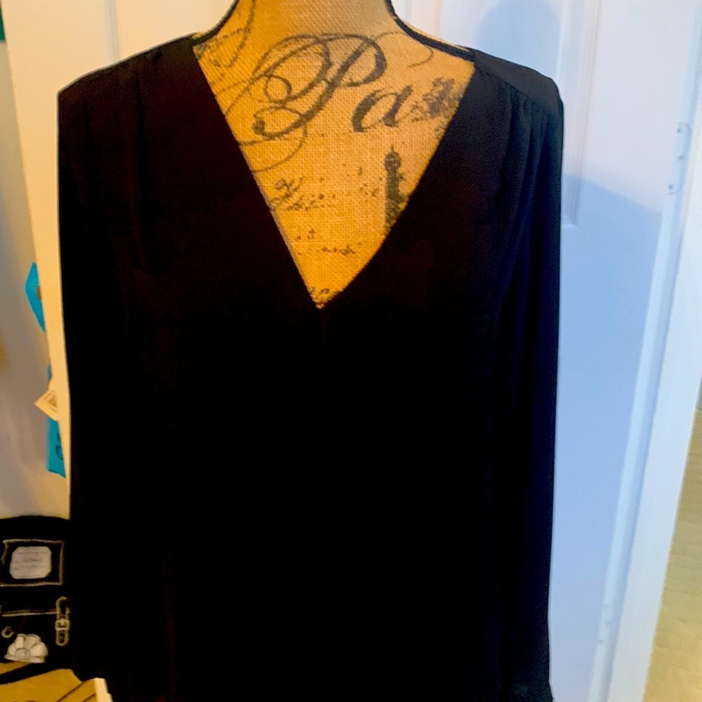 Women’s long sleeves Black Tailored Shirt.